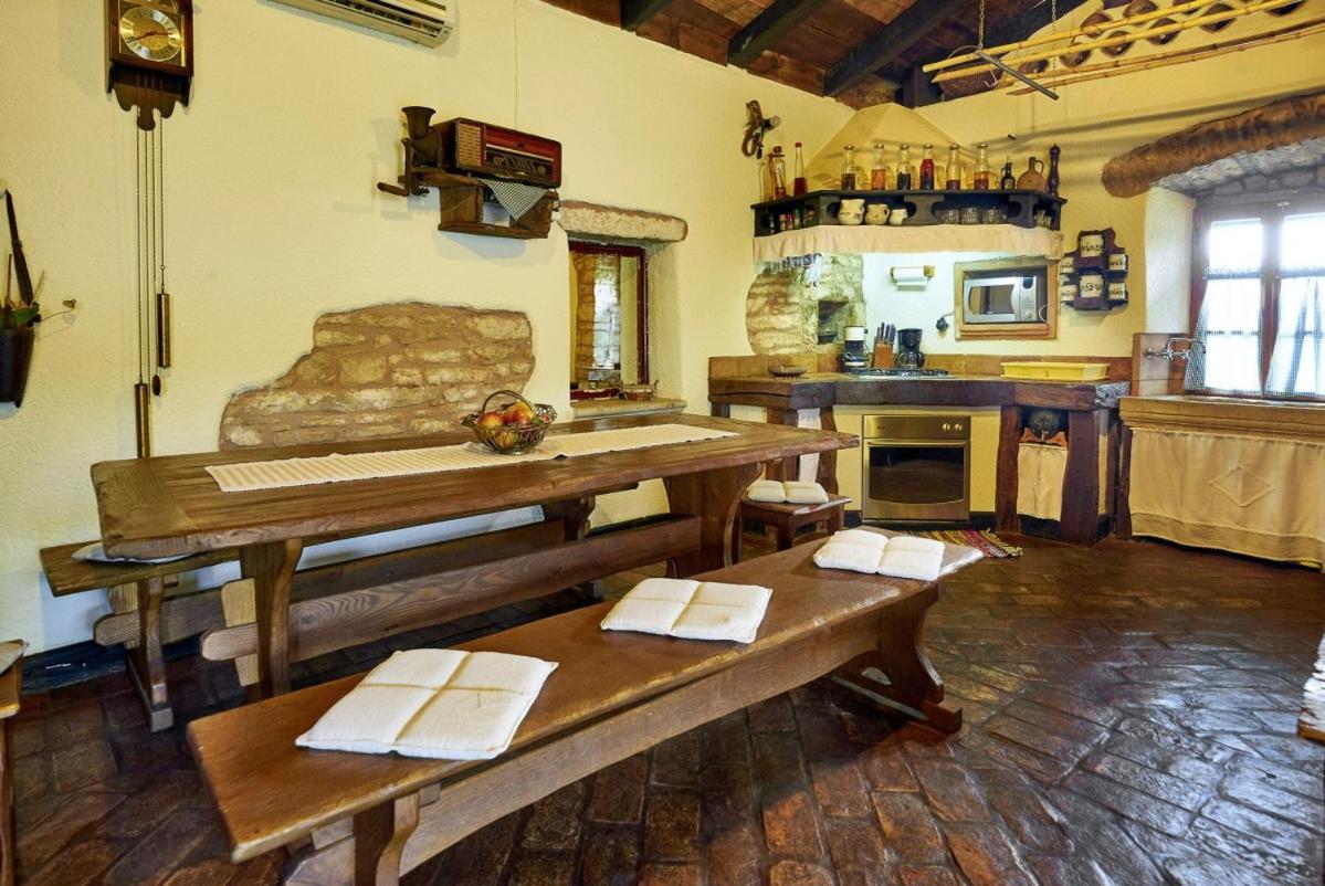 Stara Hiza In Sveti Petar U Sumi Villa Kültér fotó